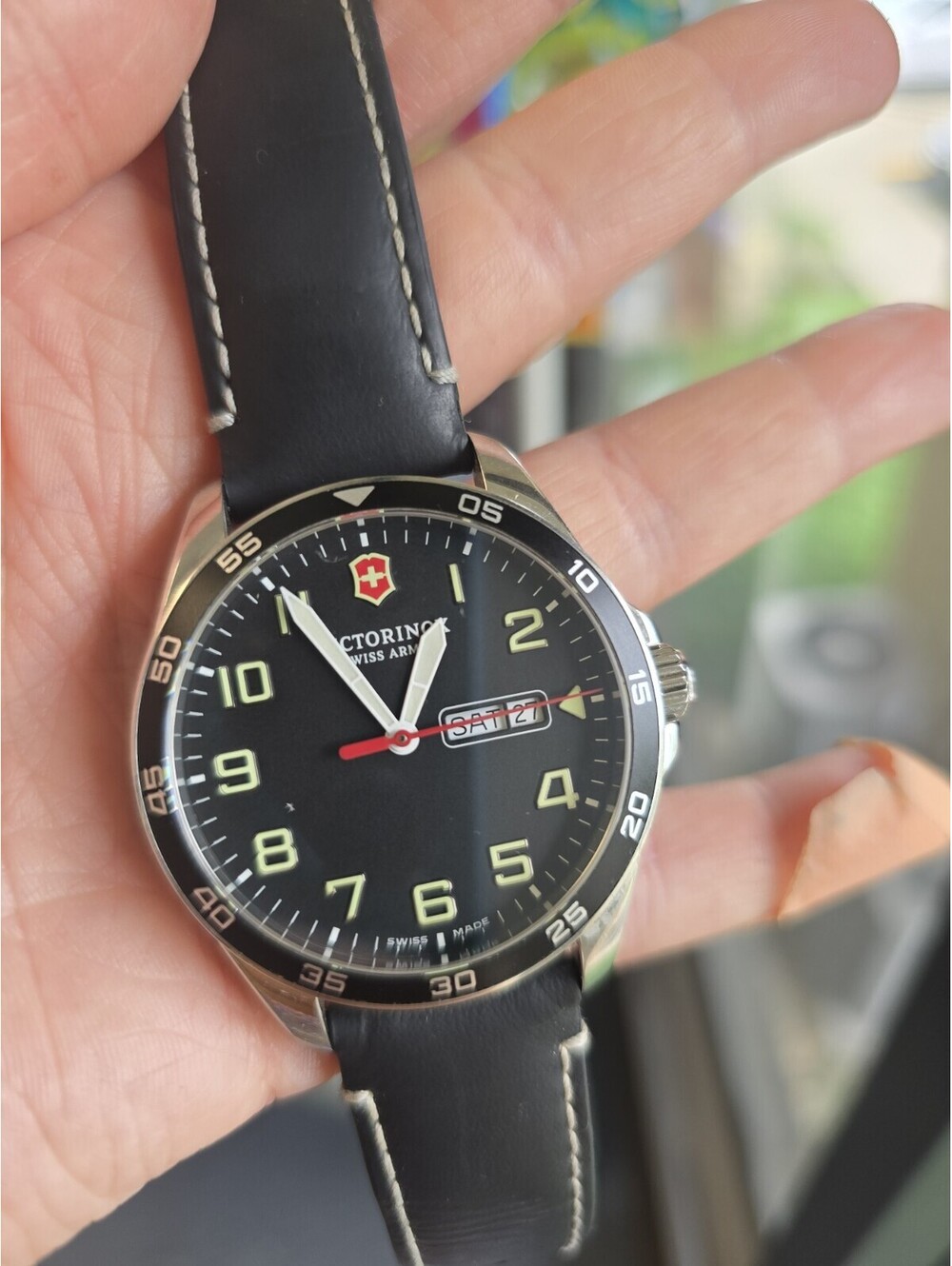 Victorinox Swiss Army Fieldforce Watch Men 41mm Black dial Like New